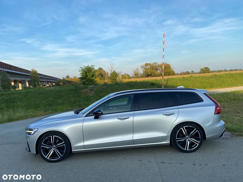 Volvo V60 B3 B R-Design - 10