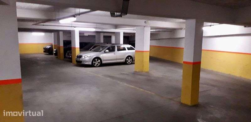 Garagem com area de 1448m2 , wc+ 40lugares + 12 motos - Grande imagem: 2/4