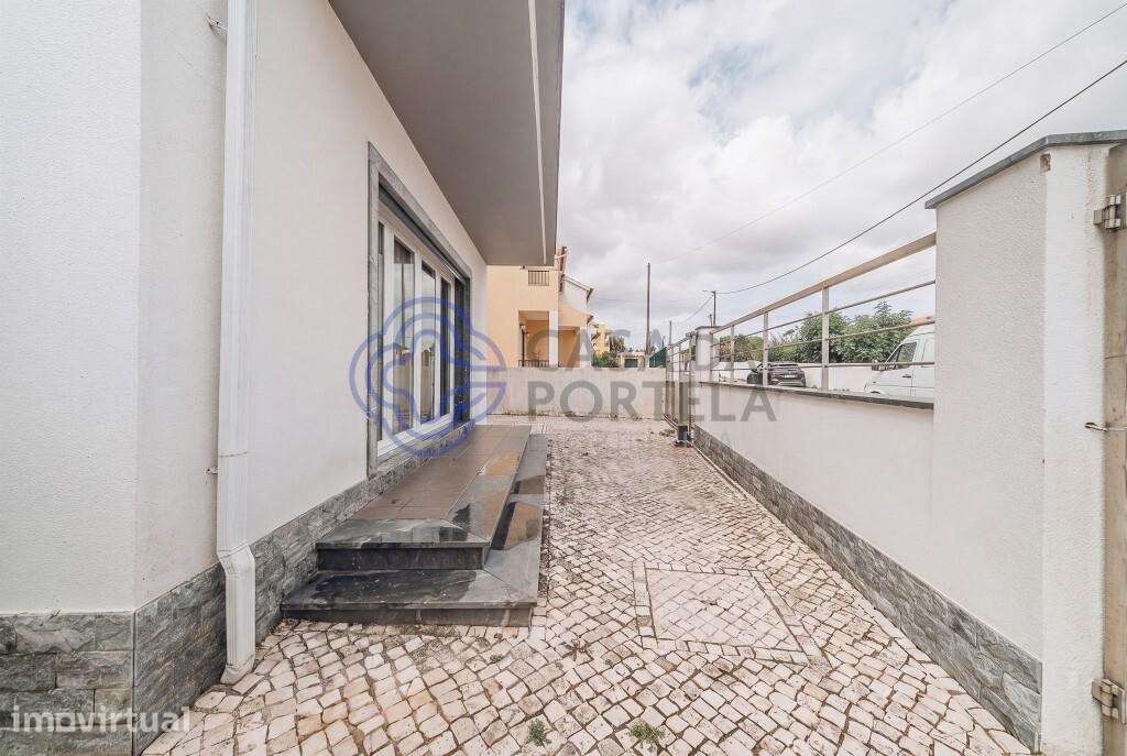 Moradia isolada T5 c/logradouro e garagem - Algueirão Mem Martins, Sin - Grande imagem: 3/55