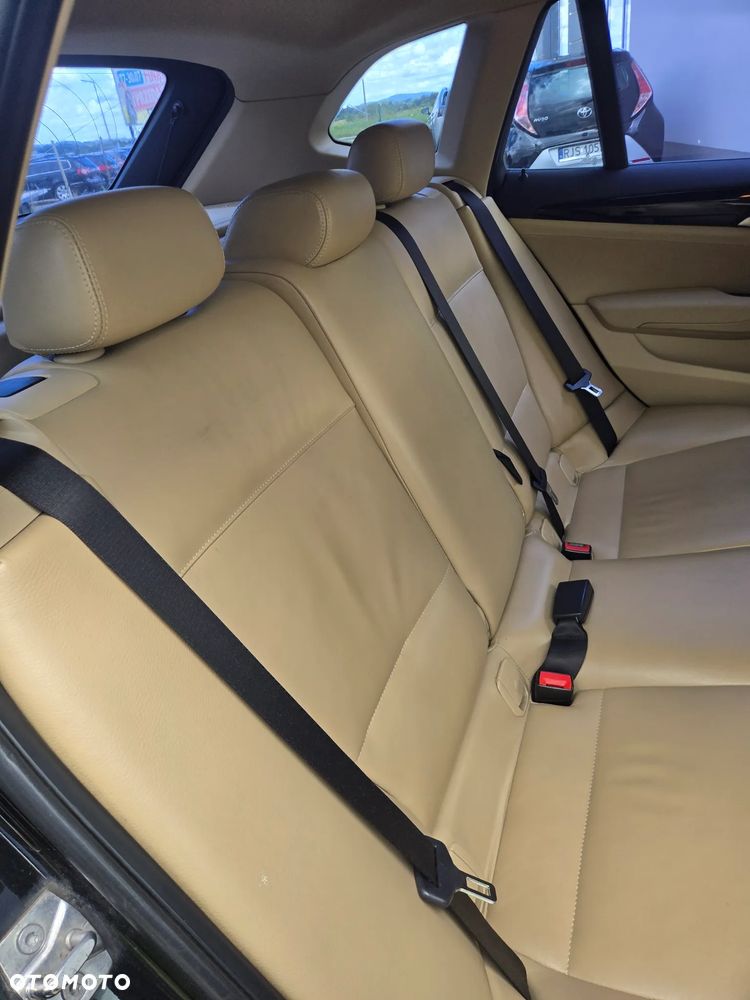 BMW X1 sDrive20d - 14