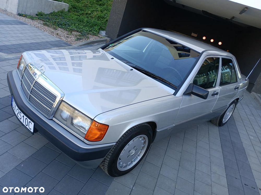 Mercedes-Benz W201 (190) - 1