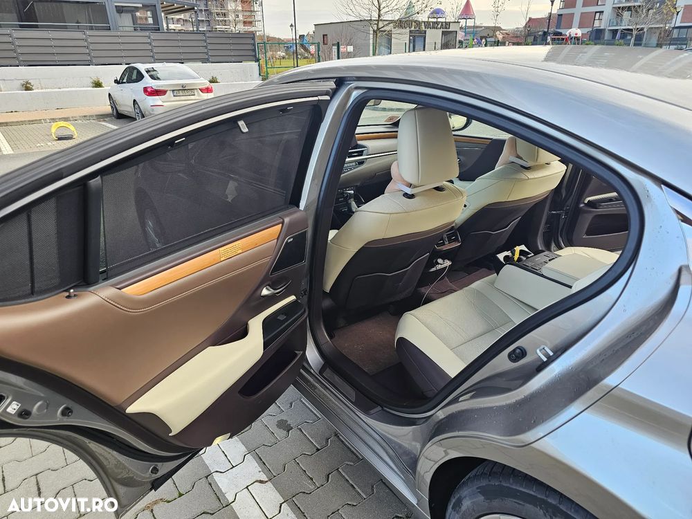 Lexus Seria ES 300h Luxury - 13