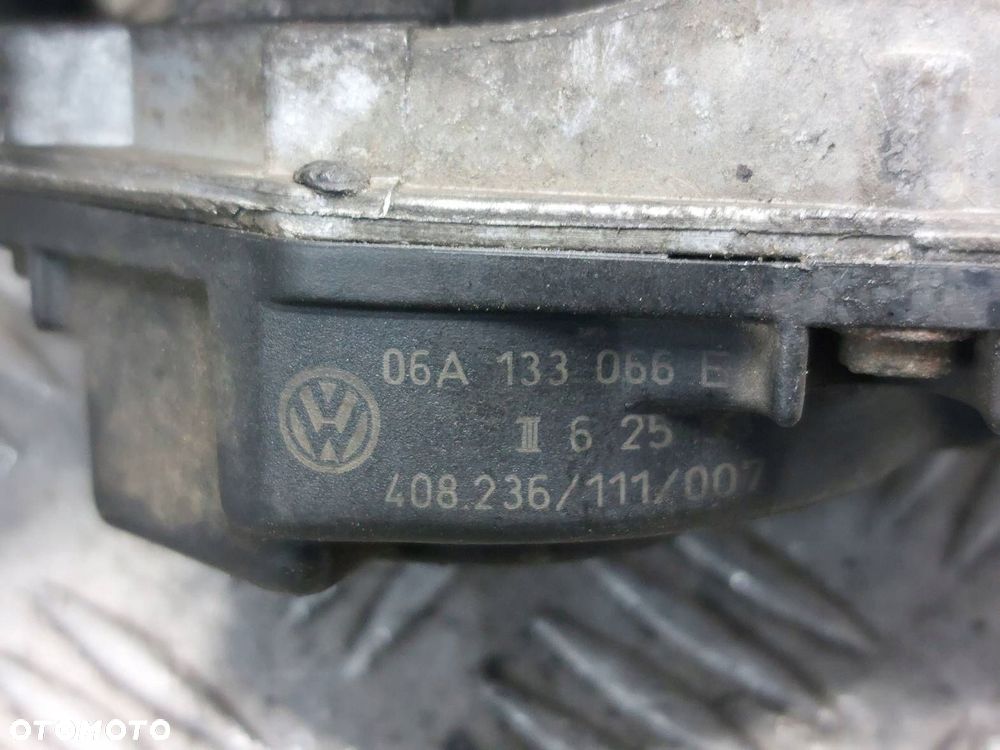 PRZEPUSTNICA VOLKSWAGEN BORA I 2.0 8V 06A133066E - 2
