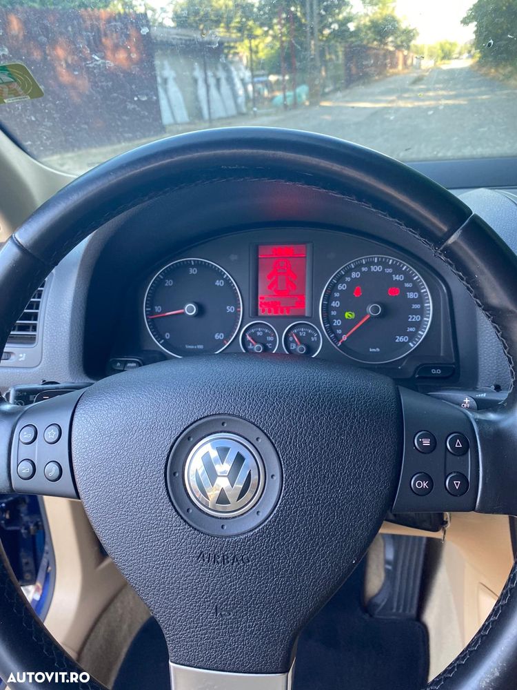 Volkswagen Golf 2.0 TDI DSG Comfortline - 6