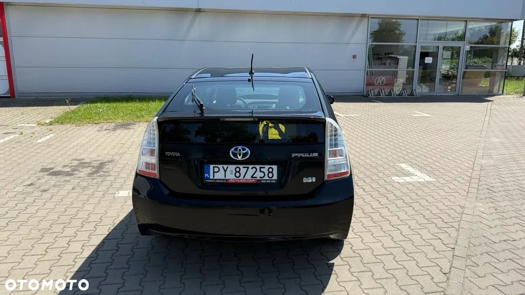Toyota Prius (Hybrid) Comfort - 11