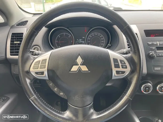 Mitsubishi Outlander 2.2 DI-D Intense - 19