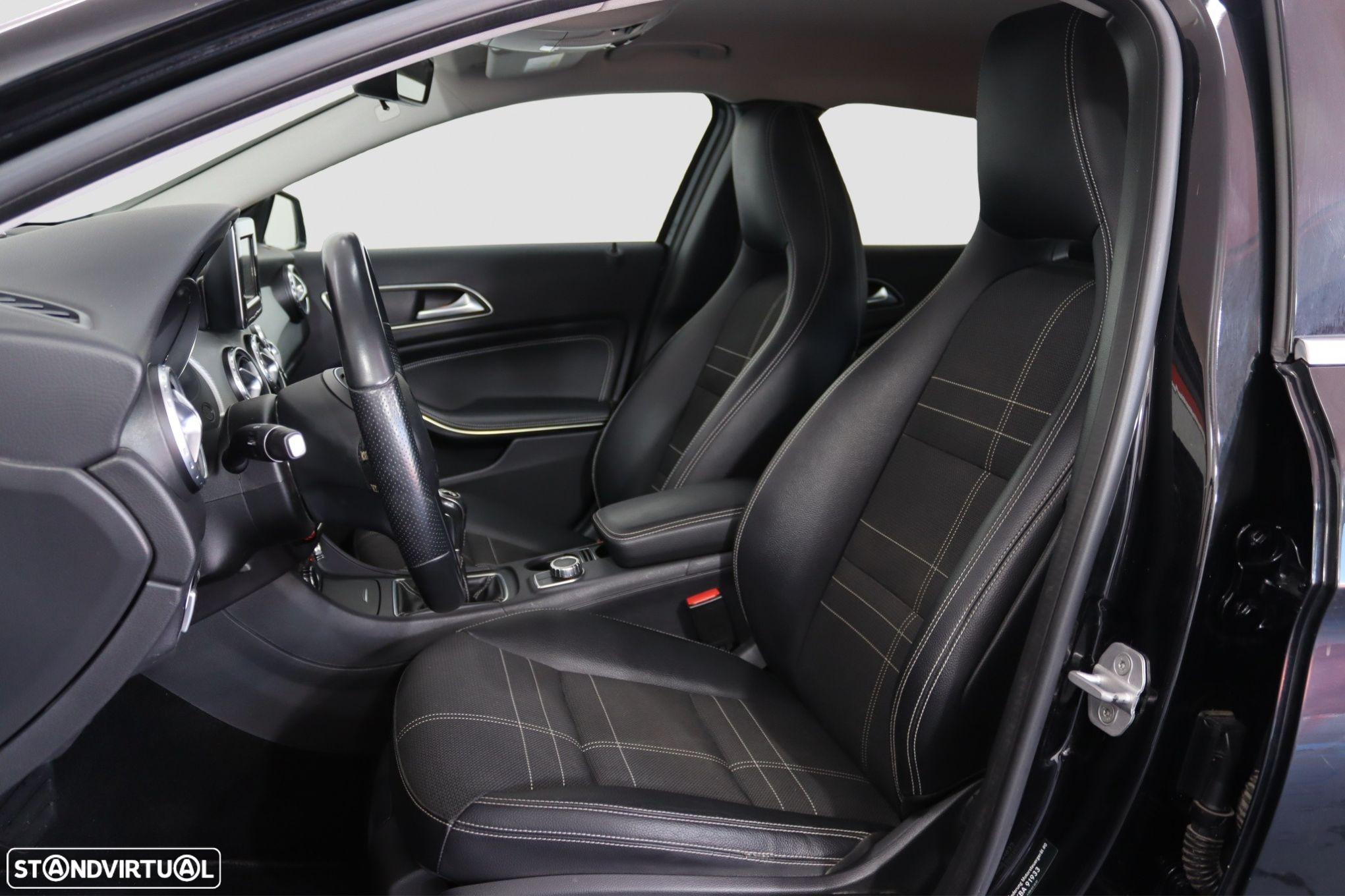 Mercedes-Benz GLA 180 d Urban - 12