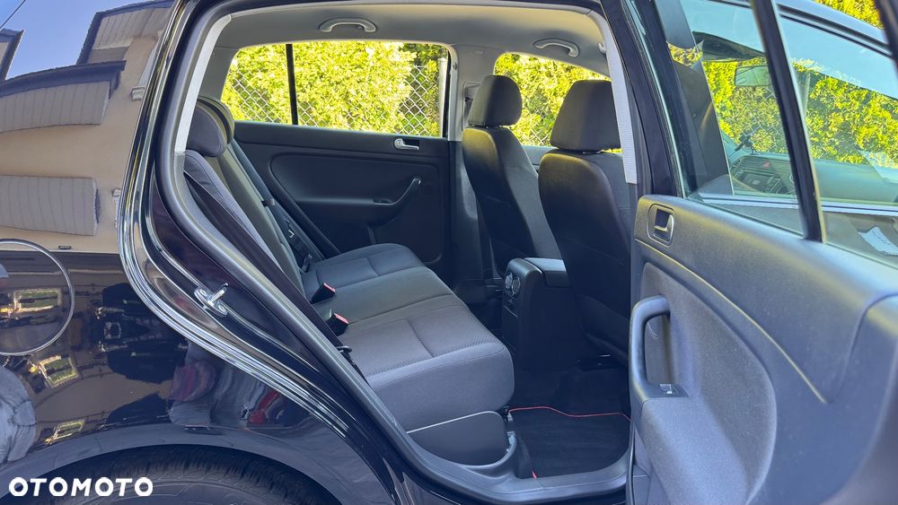 Volkswagen Golf Plus 2.0 TDI Comfortline - 26