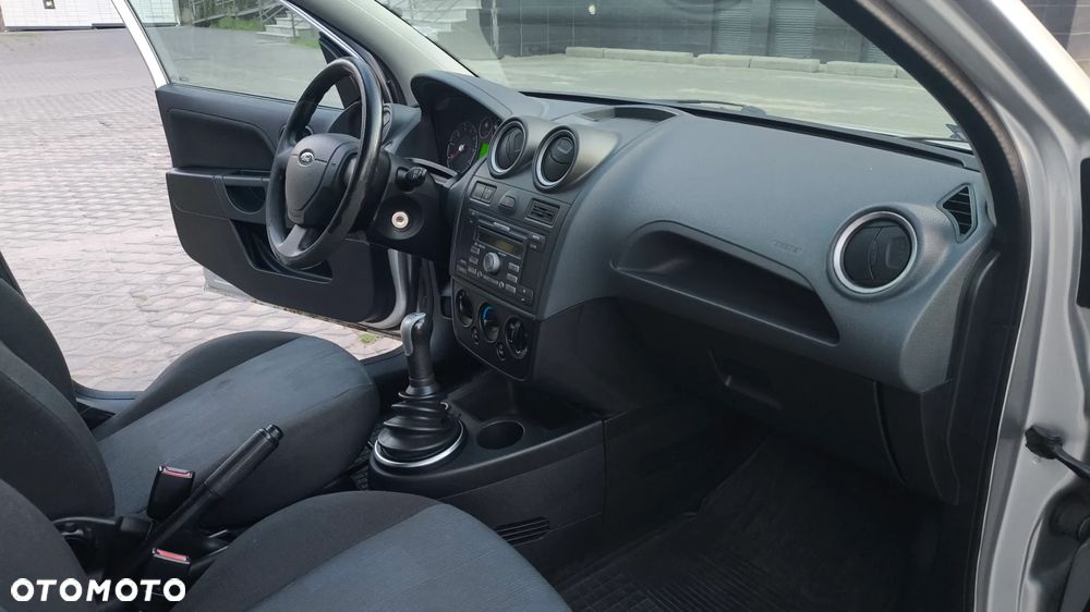 Ford Fiesta - 19