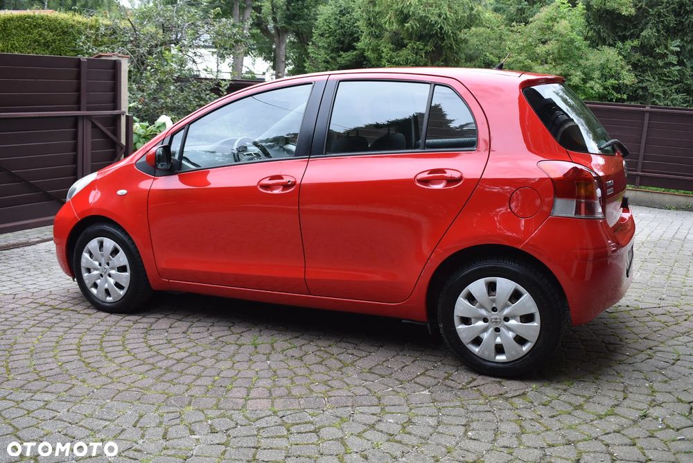 Toyota Yaris 1.33 VVT-i Executive - 4