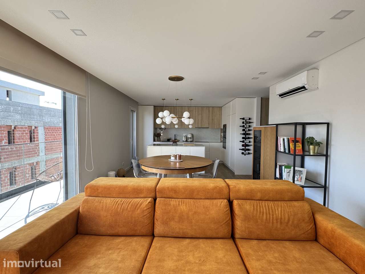 Apartamento T2 como novo com 119 m²,  duas varandas e box privativa - Grande imagem: 4/40
