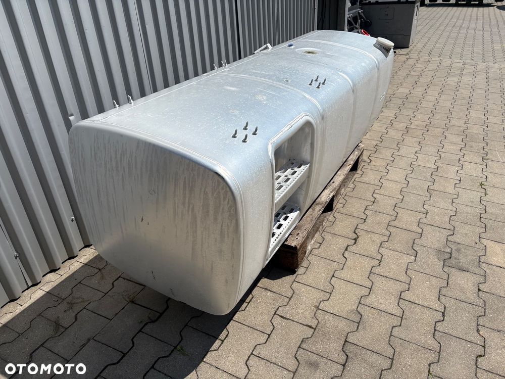 Zbiornik paliwa DAF XF XG 765 litrów bak 2241603 - 3