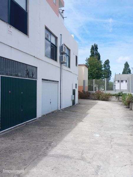 Aluga-se Garagens Lourinhã - Grande imagem: 4/4