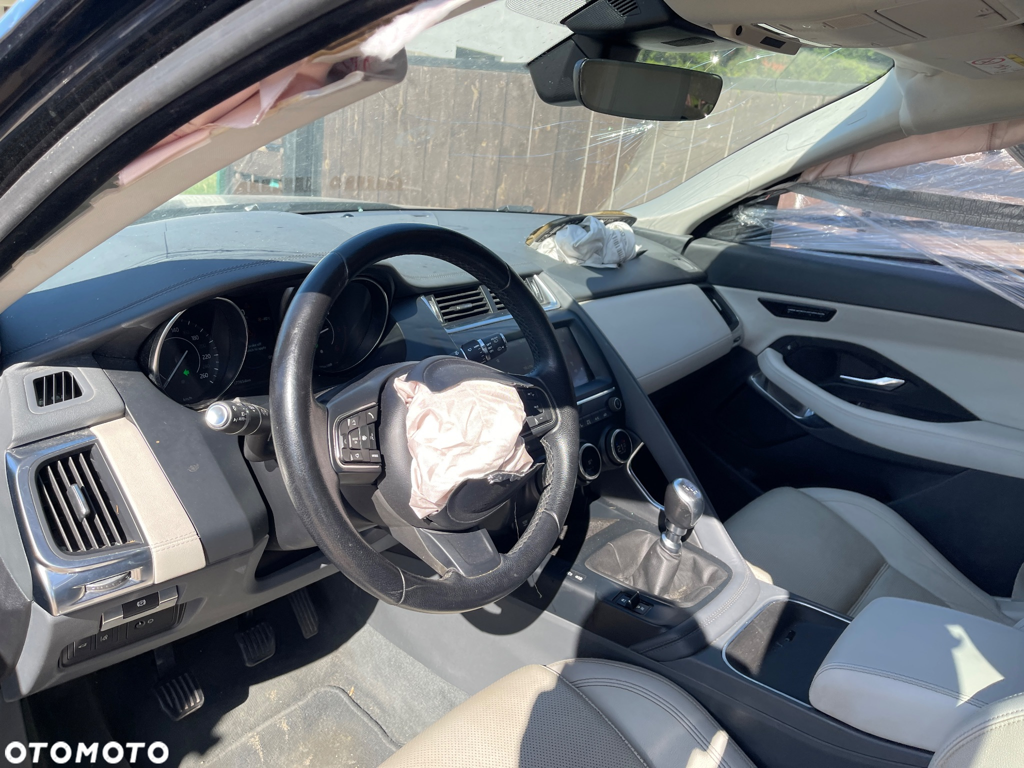 Jaguar E-Pace 2.0 i4D AWD - 12