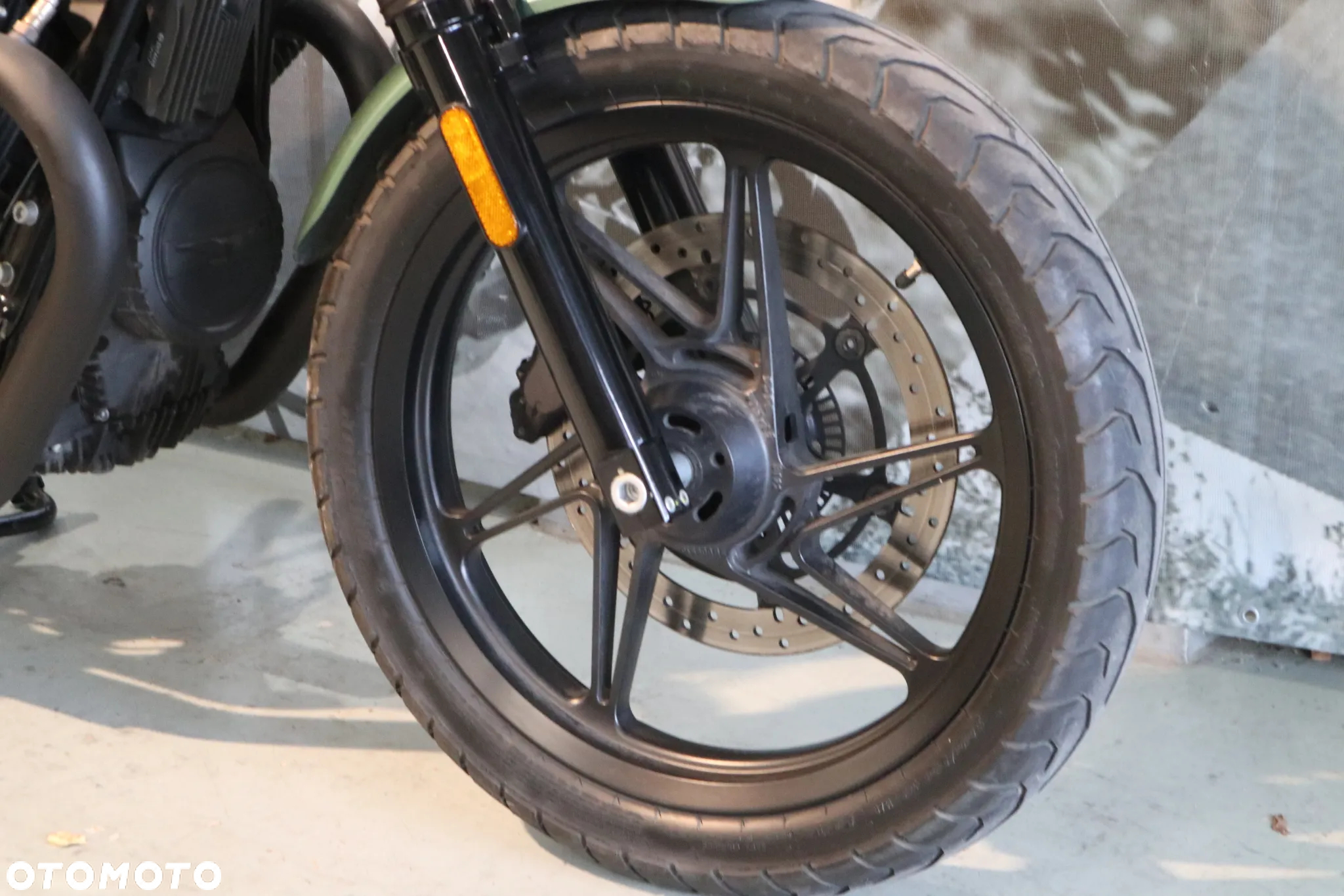 Moto Guzzi V7 - 12