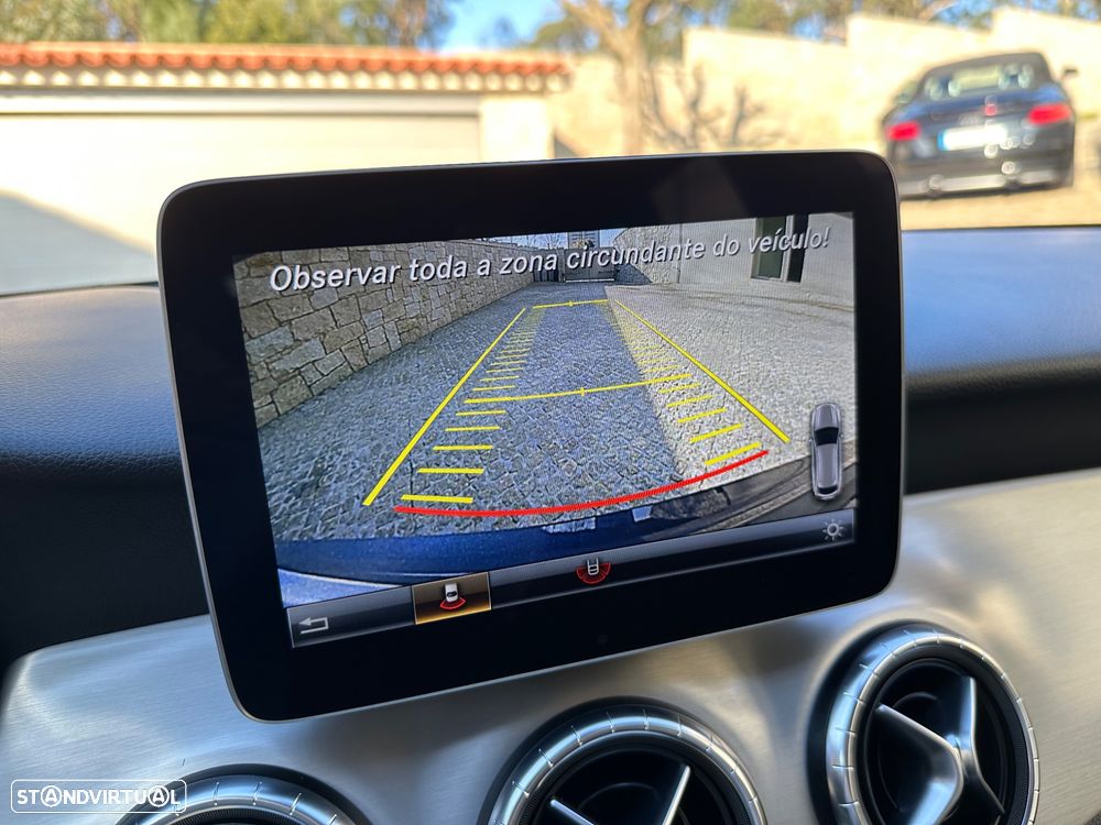 Mercedes-Benz CLA 180 d Shooting Brake AMG Line - 13