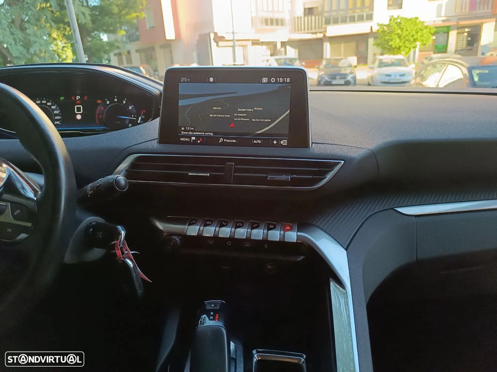 Peugeot 3008 PureTech 130 Stop & Start GPF EAT8 Active Business-Pack - 29