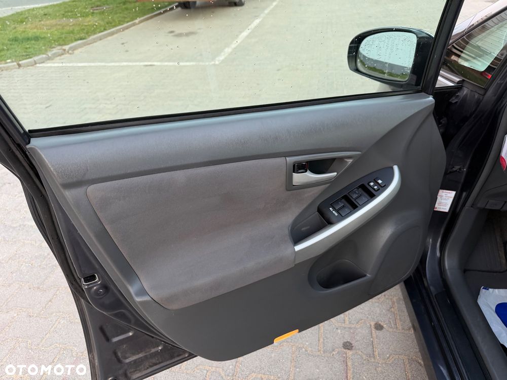 Toyota Prius 1.8 HSD Prestige - 23