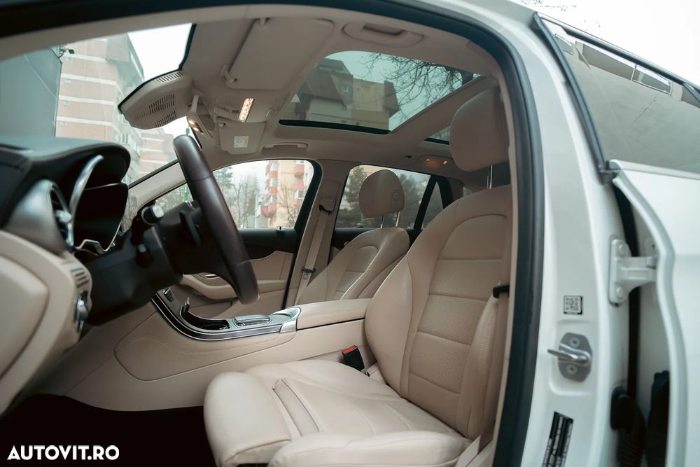 Mercedes-Benz GLC 300 e 4MATIC - 22