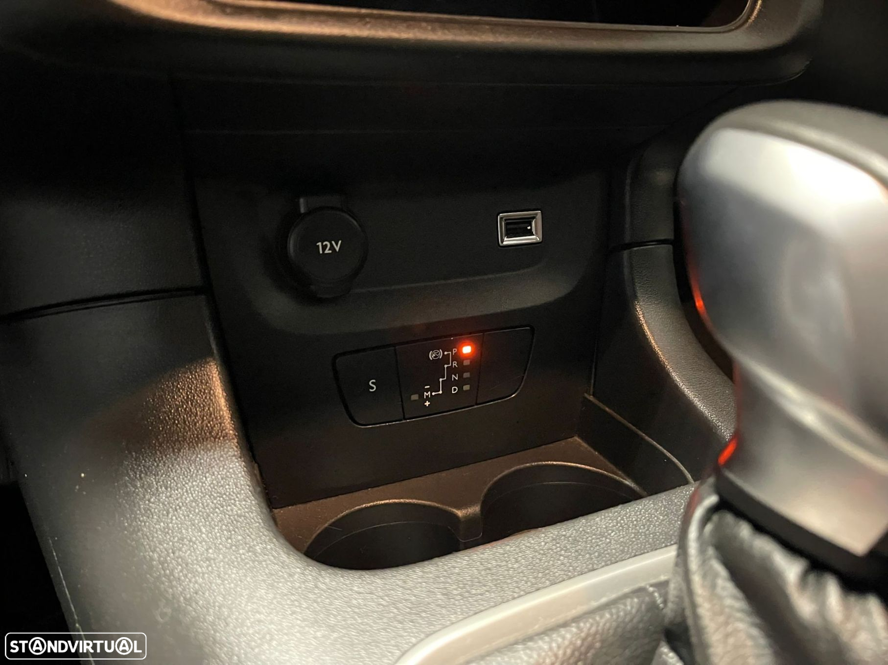 Citroën C3 1.2 PureTech Shine EAT6 - 23