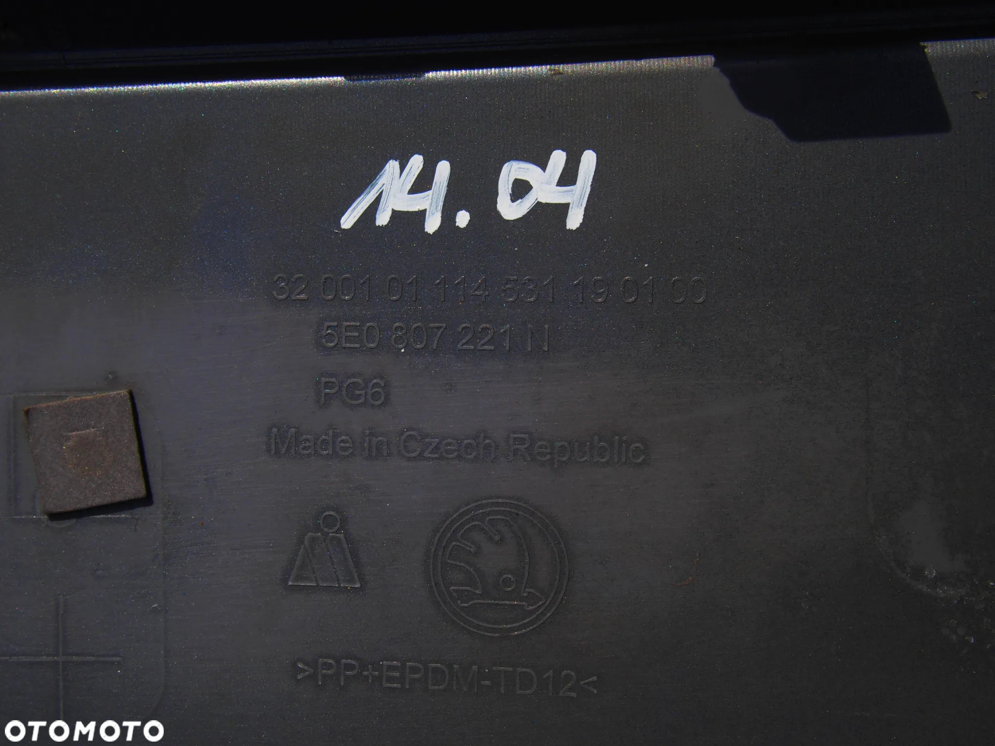 Image Škoda Octavia 3 III FL 17-20r SPR PDC Přední nárazník - 5E0807221N