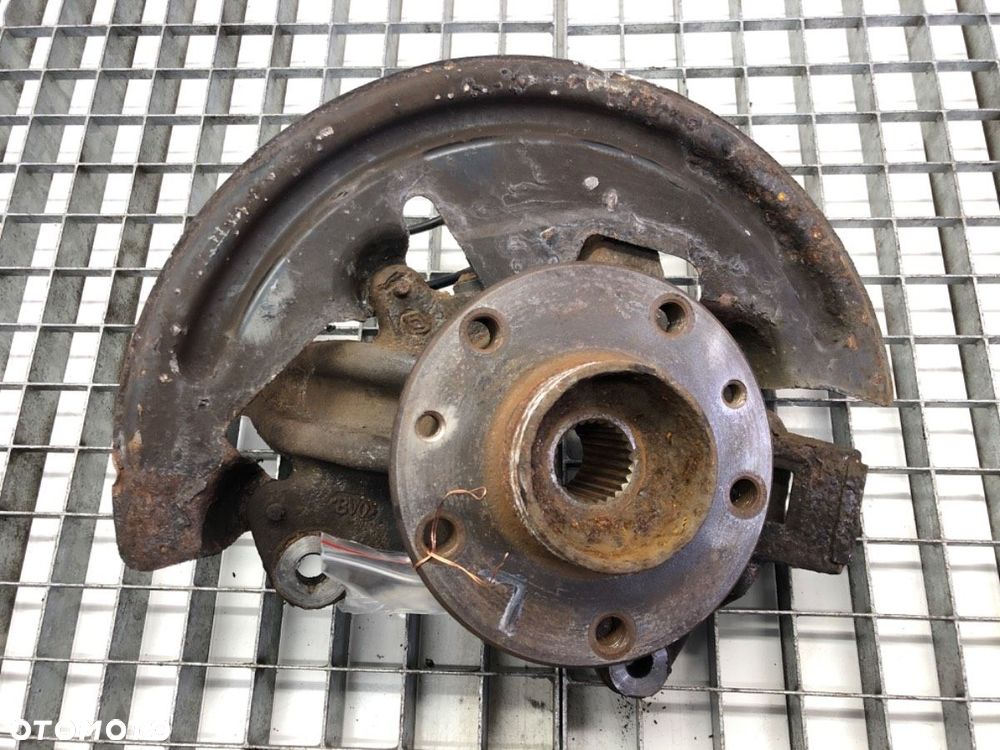 ZWROTNICA LEWY PRZÓD  RENAULT MEGANE III liftback (BZ0/1_, B3_) 2008 - 2022 1.6 16V (BZ1B, BZ1H) 81 - 1