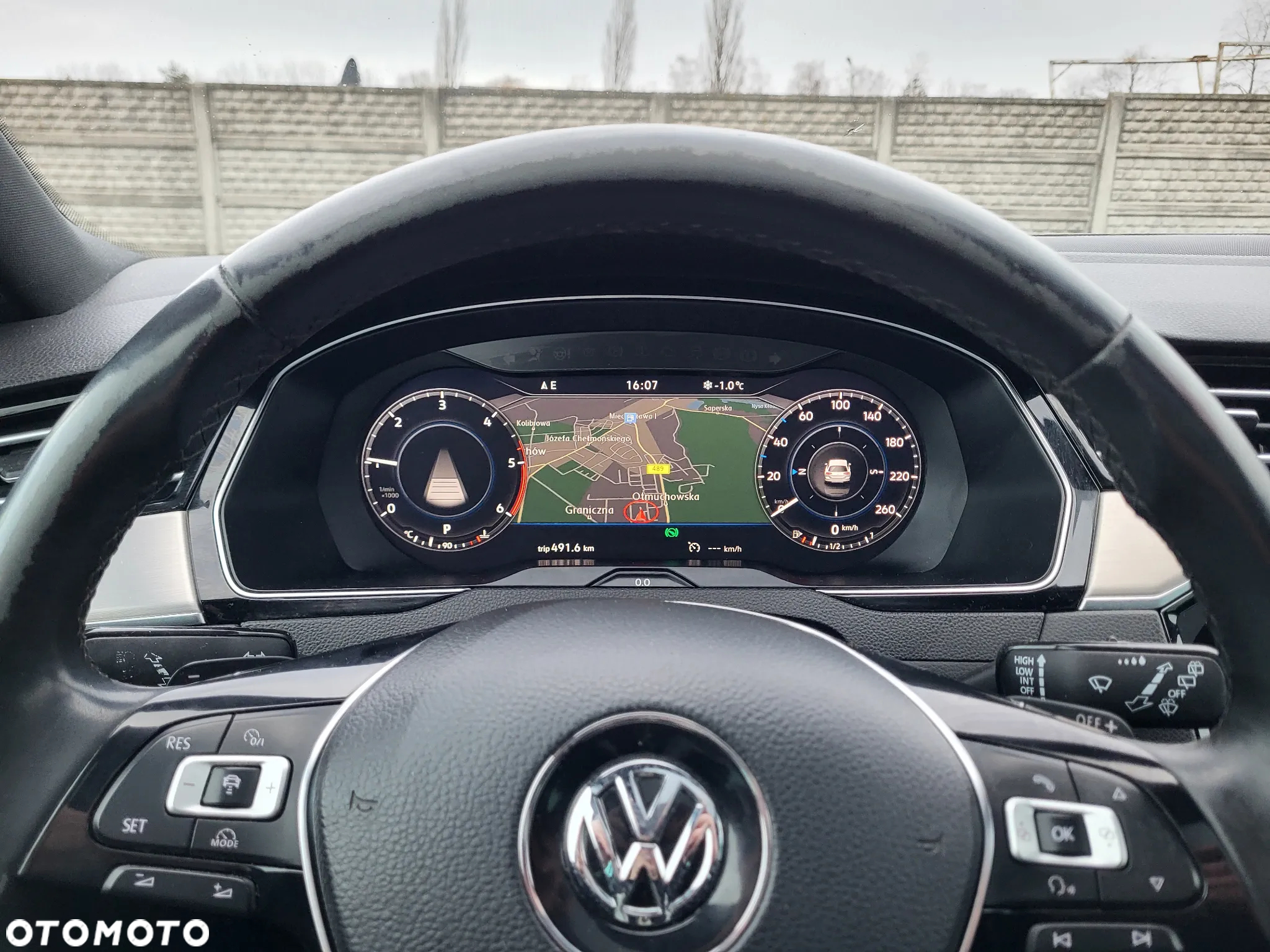 Volkswagen Passat - 14