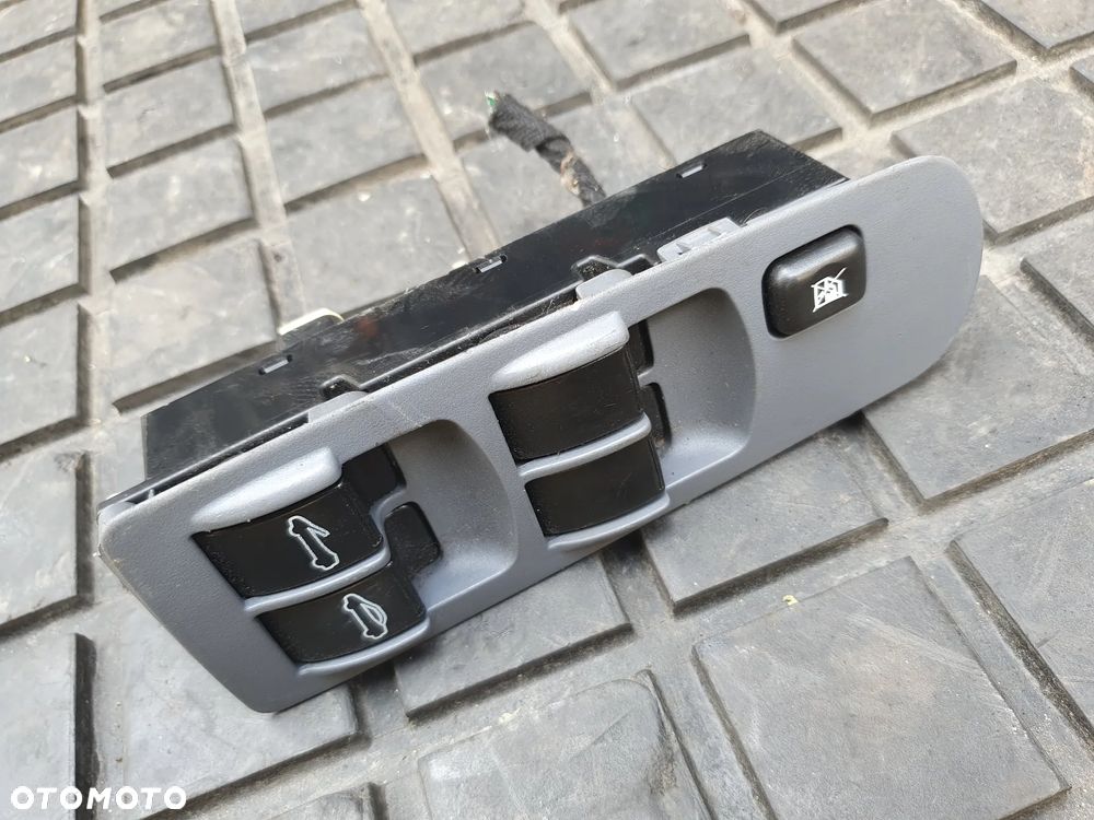 PANEL PRZEŁĄCZNIKÓW SZYB STRONA LEWA MITSUBISHI COLT 98078.400.AA0  CABRIO - 1