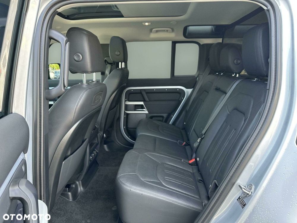 Land Rover Defender - 13
