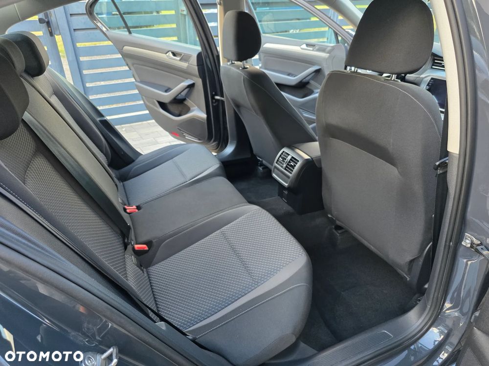 Volkswagen Passat 2.0 TDI EVO Essence - 19