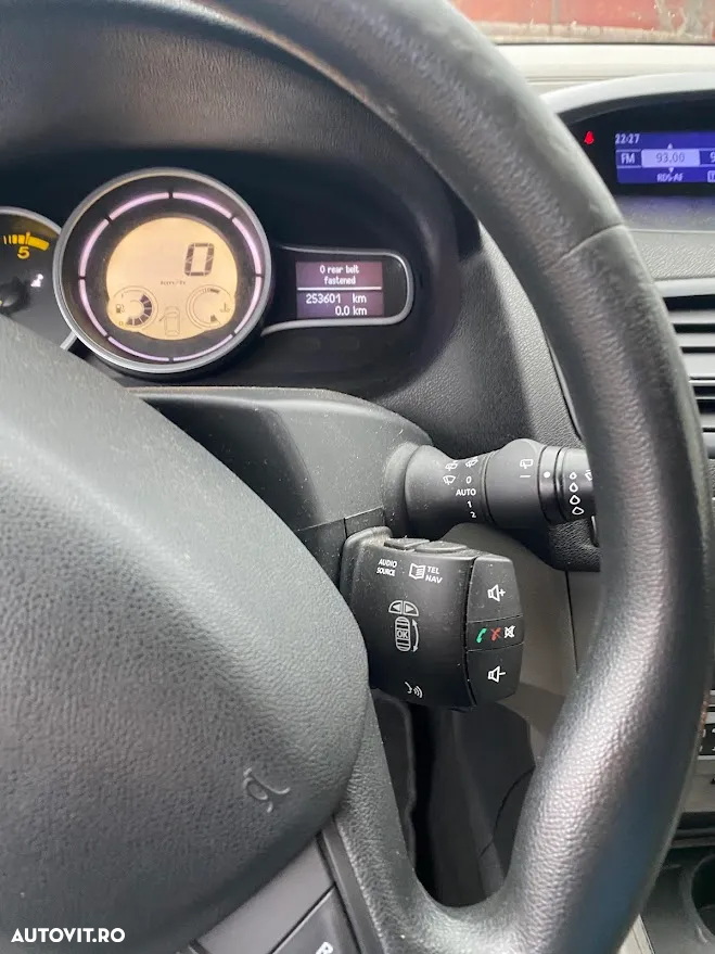 Renault Megane 1.5 dCi Dynamique - 8
