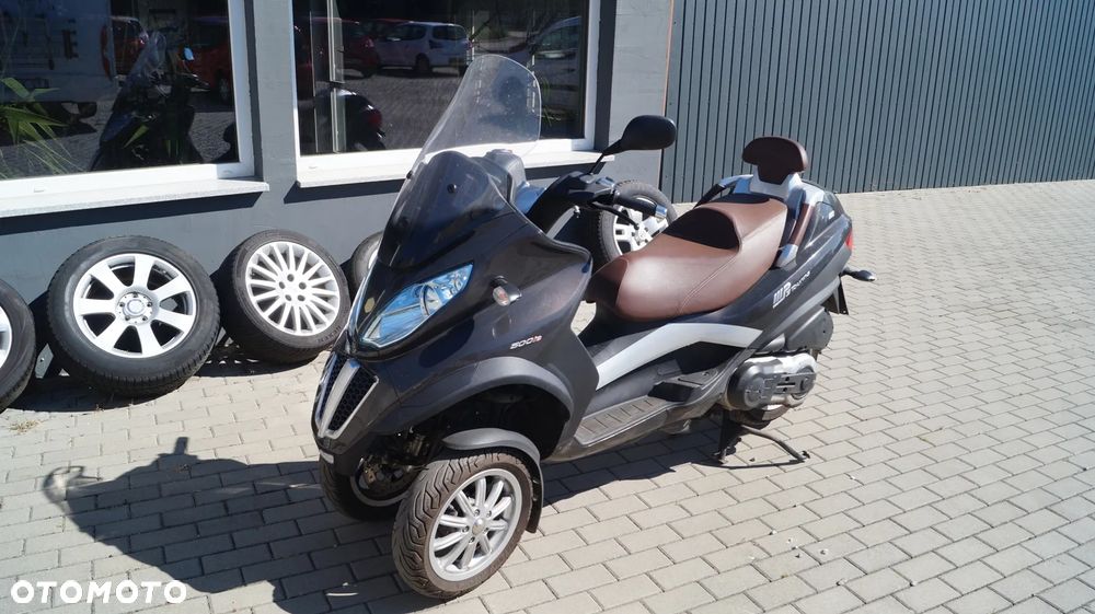 Piaggio MP-3 - 7