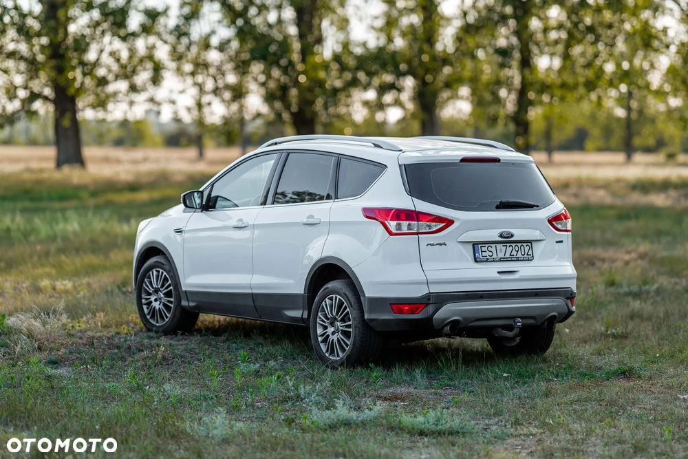 Ford Kuga 1.6 EcoBoost 2x4 Titanium - 2