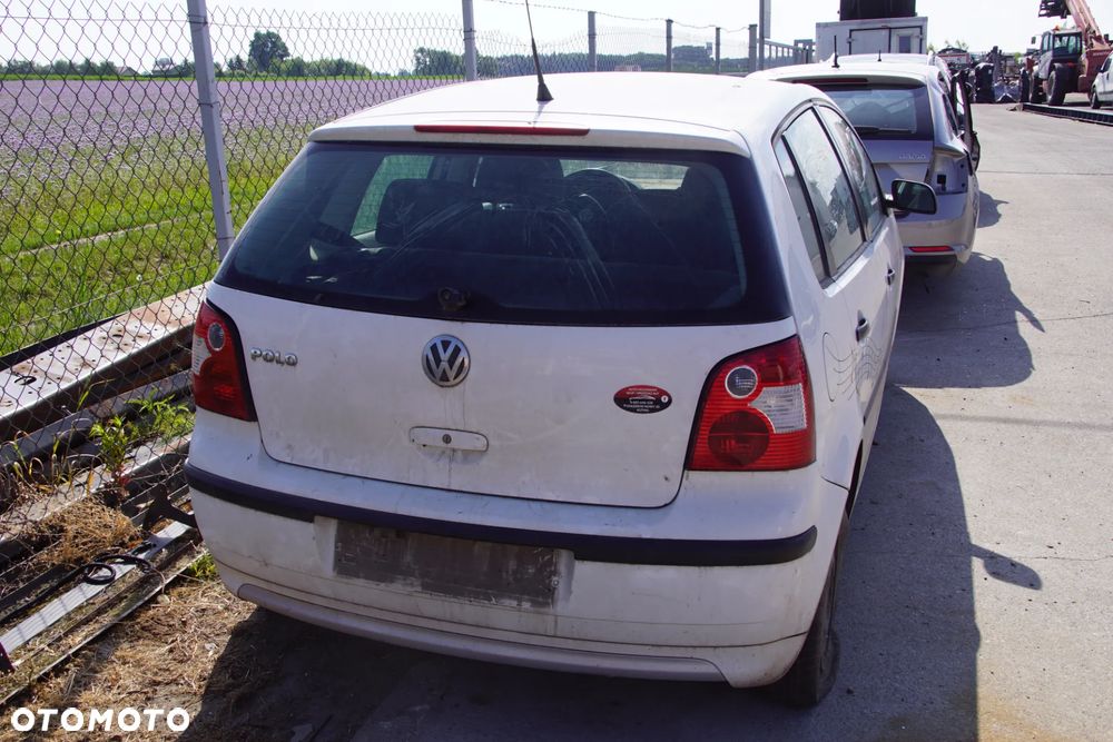 Auto na części - Volkswagen Polo IV 9N 1.2 54 KM AWY FSP LB9A 2002R Silnik Skrzynia Drzwi Maska Błotnik Zderzak Klapa Lampa Lusterko Klamka Szyba Deska Kokpit Sterownik Moduł Czujnik Licznik Panel Kierownica - 5
