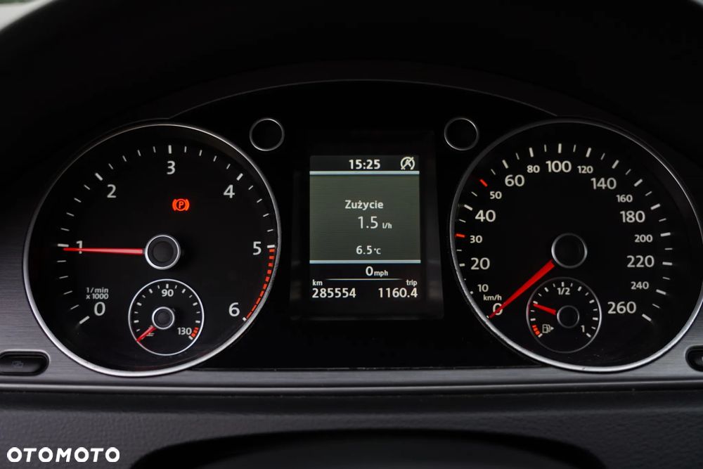 Volkswagen Passat 2.0 TDI DPF Comfortline - 24