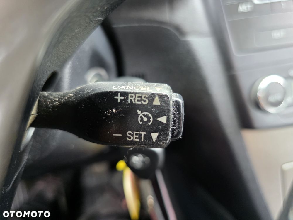 Toyota Avensis 1.8 Sol plus - 23