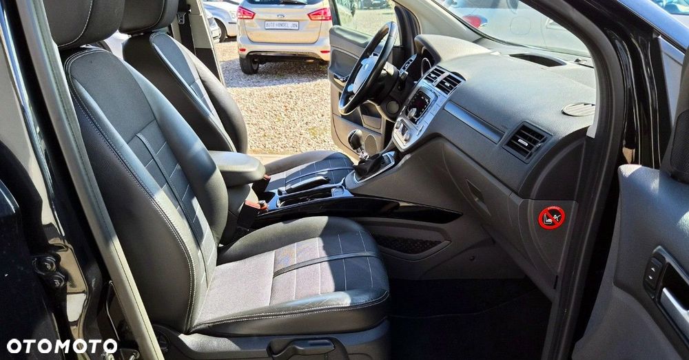 Ford Kuga - 27