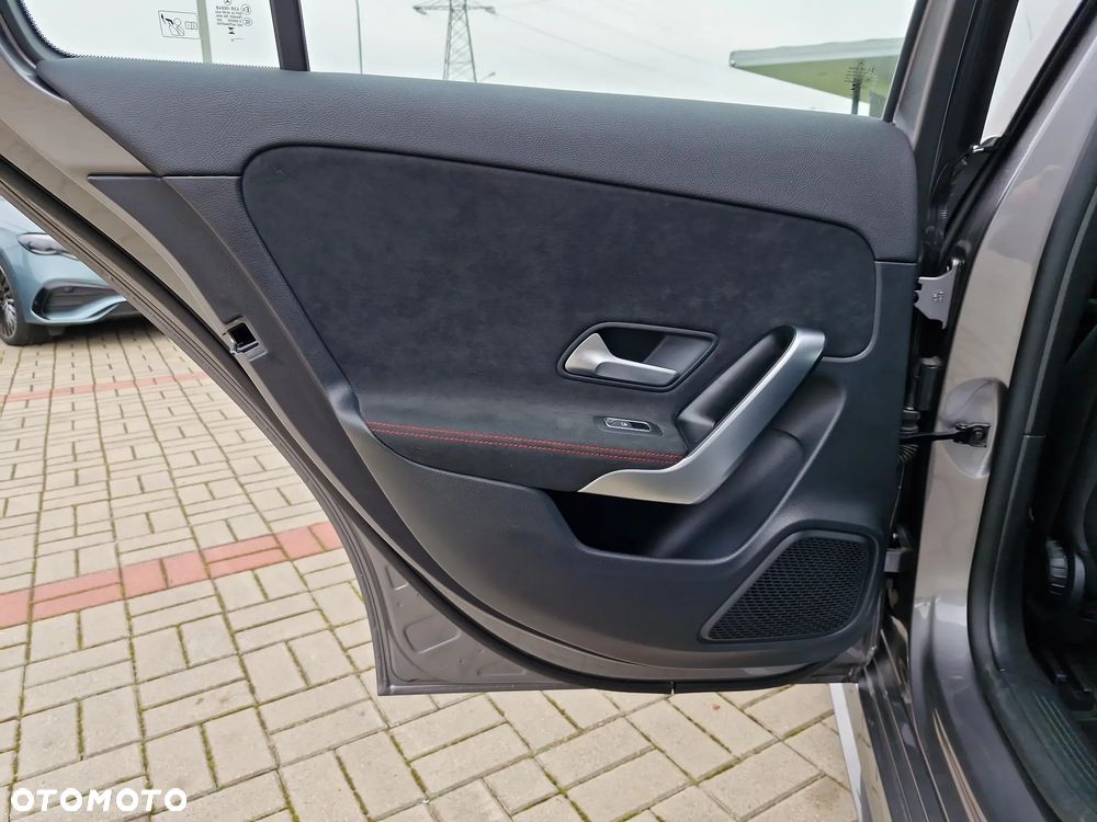 Mercedes-Benz Klasa A 200 AMG Line 7G-DCT - 24