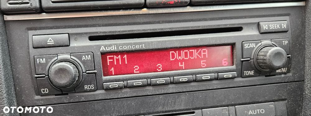 Audi A4 B7 radio Concert - 3