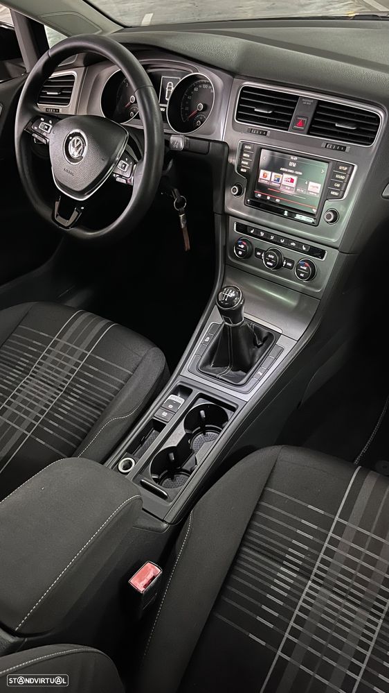 VW Golf 1.6 TDI BlueMotion Lounge - 21