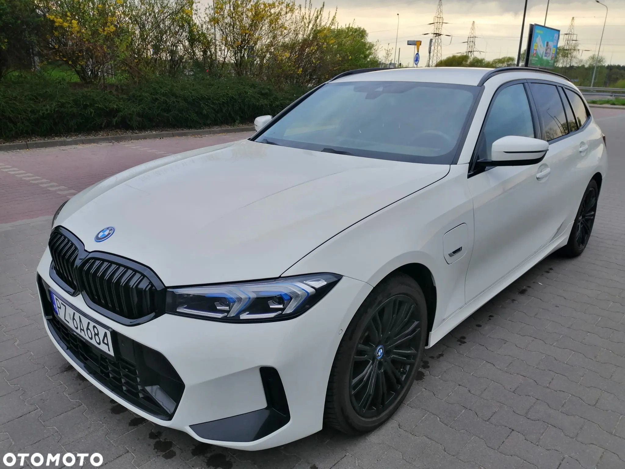 BMW Seria 3 330e M Sport sport - 16
