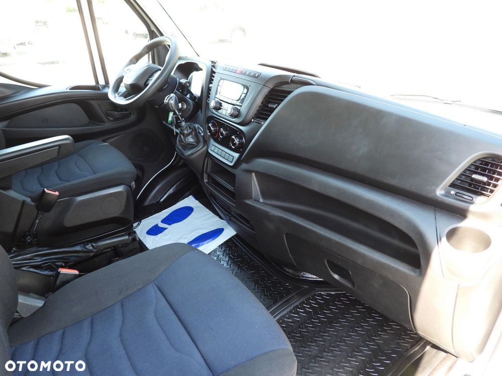 Iveco DAILY 35C14 WYWROTKA PODWÓJNA KABINA DOKA 6 MIEJSC TEMPOMAT BLIŹNIACZE KOŁA KLIMATYZACJA  140KM - 38