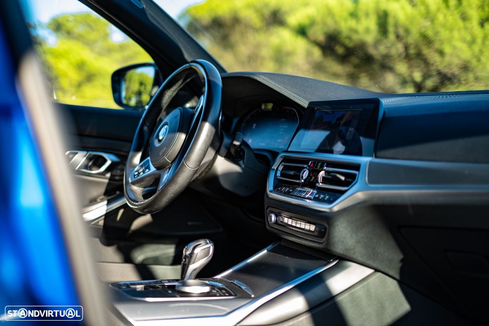 BMW 330 i xDrive Pack M - 27