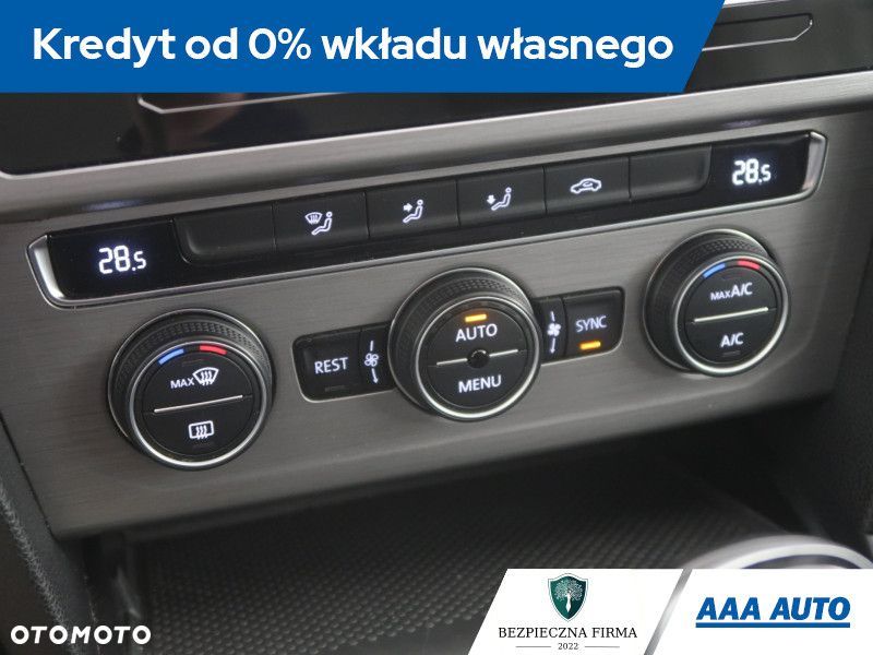Volkswagen Passat - 14