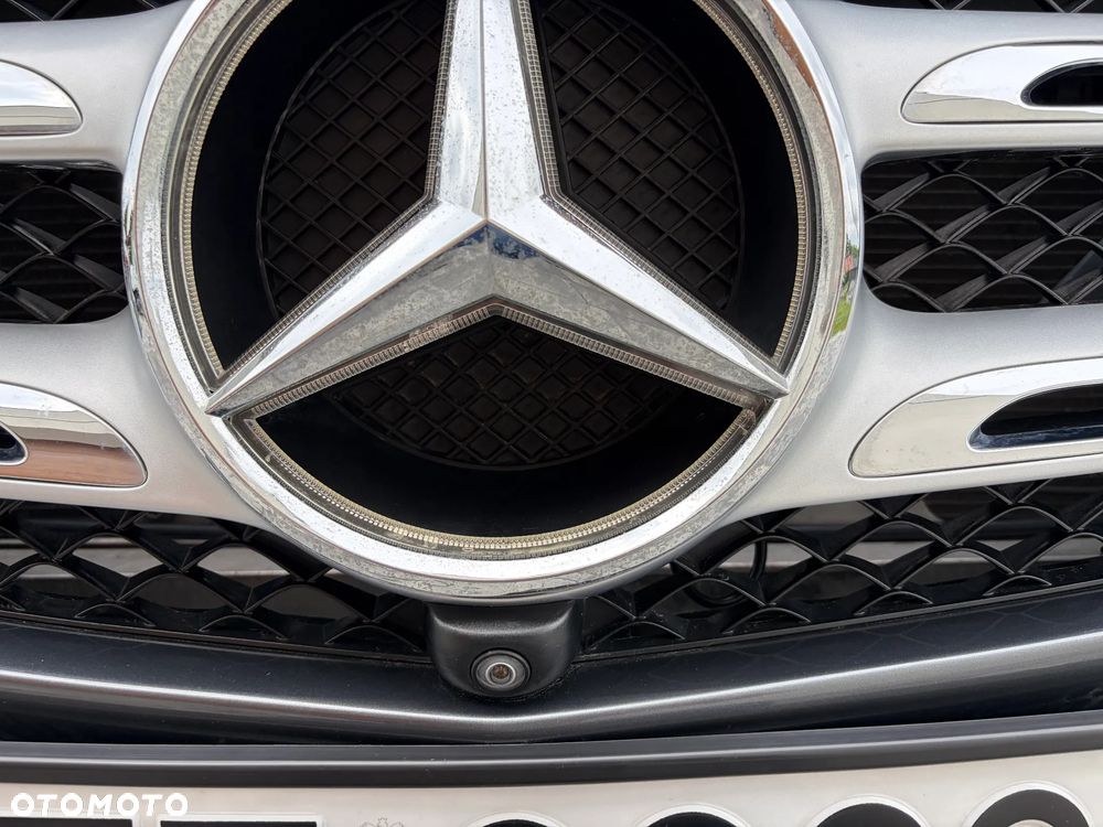 Mercedes-Benz GLC 300 4Matic 9G-TRONIC AMG Line - 19
