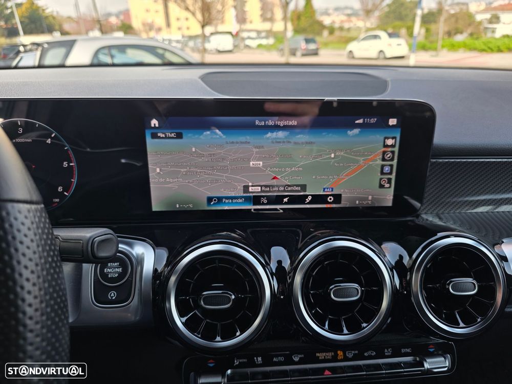 Mercedes-Benz GLB 200 d AMG Line - 13