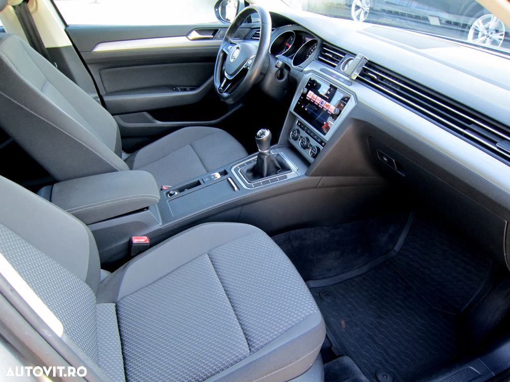 Volkswagen Passat - 14