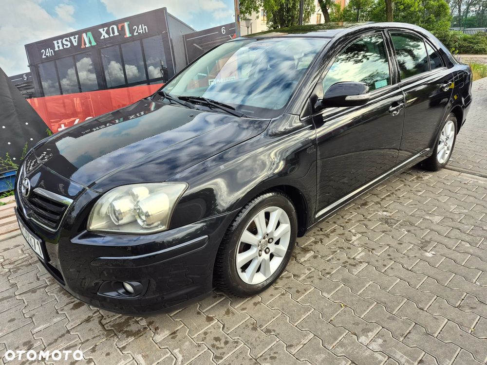 Toyota Avensis 1.8 VVT-i Sol - 1