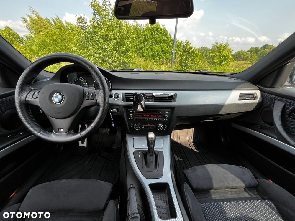 BMW Seria 3 318d Touring Sport Line - 11