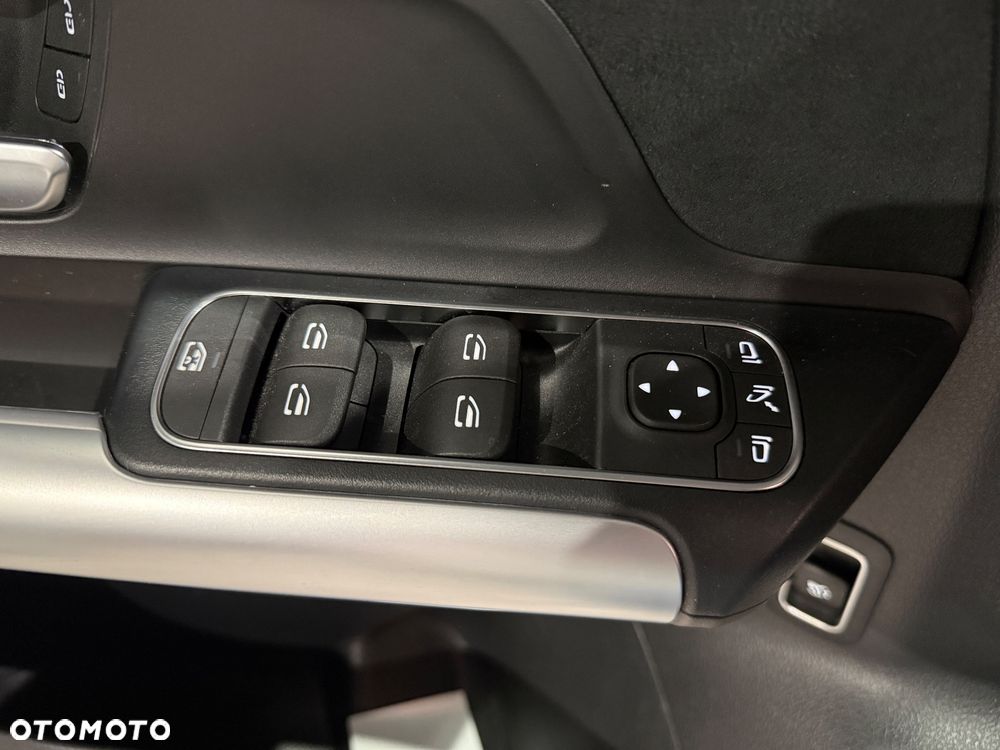 Mercedes-Benz GLA 200 d AMG Line - 12